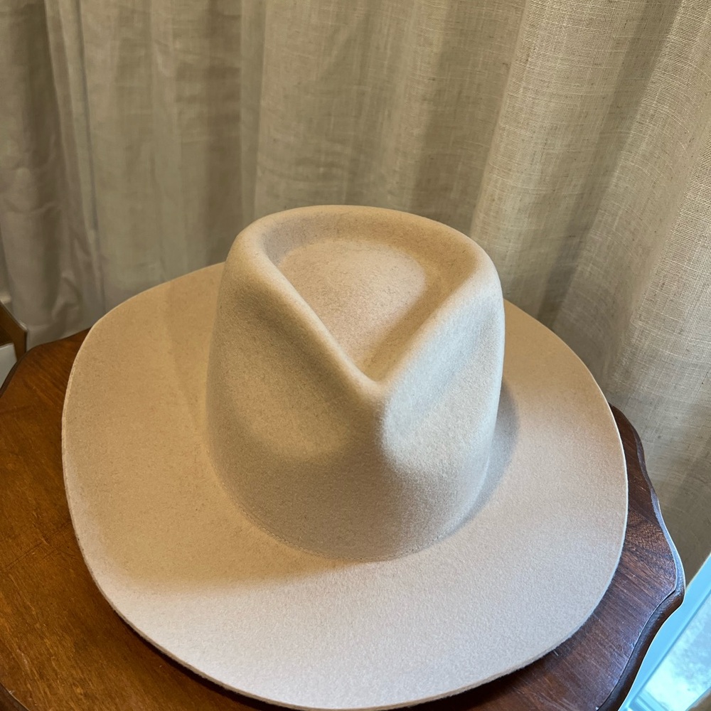 GigiPip Zephyr Rancher hat in Tan
